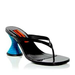 Women's Beep Kitten Heel Thong Sandals
Black/Taffy Blue size 38. Worn Once